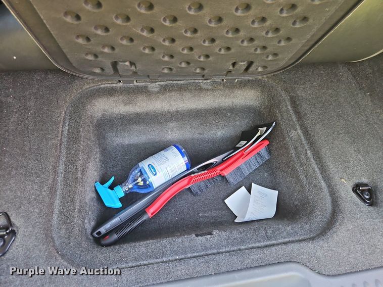 image for item EI8217 2004 GMC Envoy SUV