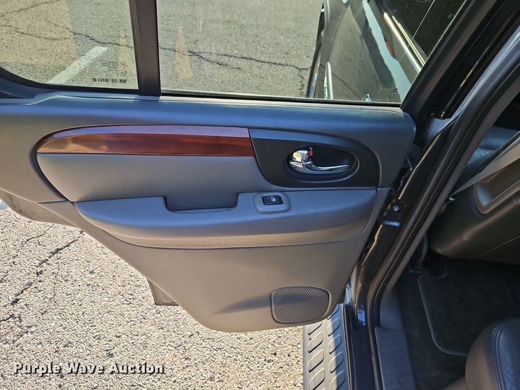 image for item EI8217 2004 GMC Envoy SUV