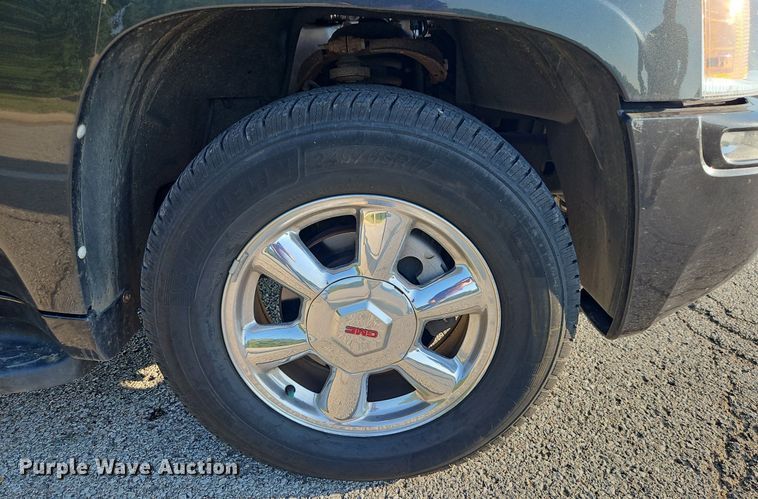 image for item EI8217 2004 GMC Envoy SUV