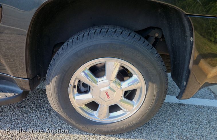 image for item EI8217 2004 GMC Envoy SUV