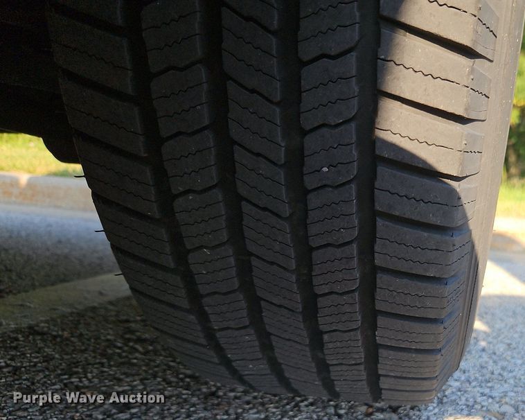 image for item EI8217 2004 GMC Envoy SUV