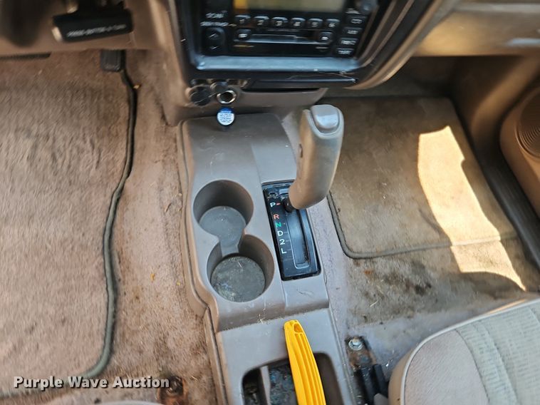 image for item EI8218 1999 Toyota  Tacoma PreRunner XtraCab pickup truck