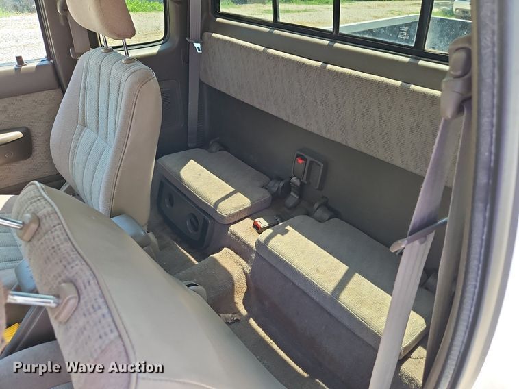 image for item EI8218 1999 Toyota  Tacoma PreRunner XtraCab pickup truck