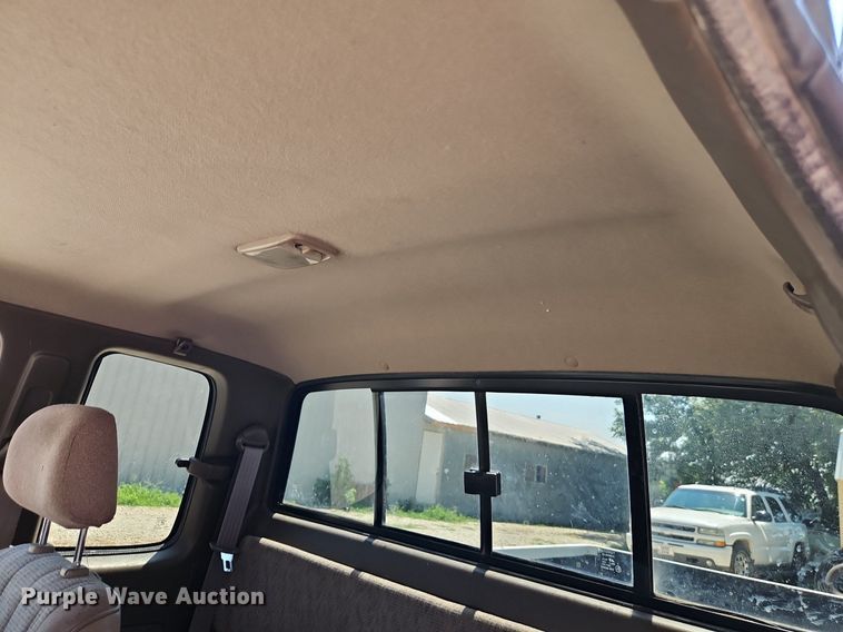 image for item EI8218 1999 Toyota  Tacoma PreRunner XtraCab pickup truck