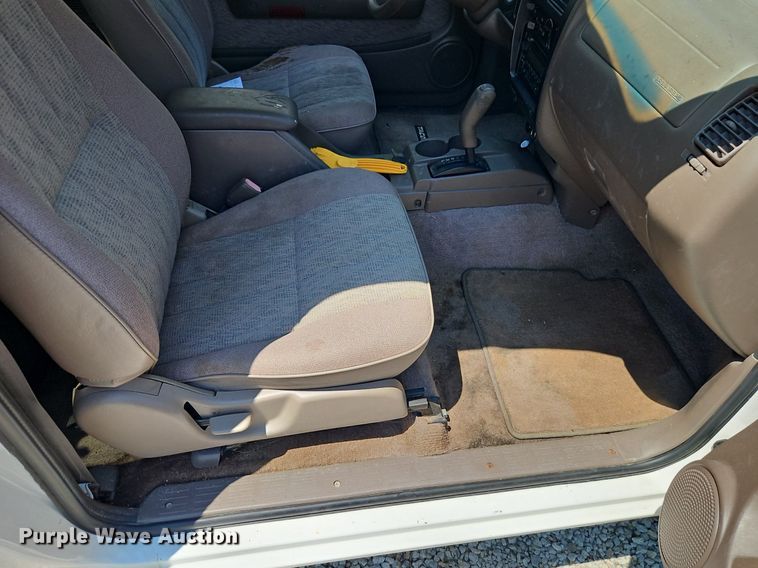 image for item EI8218 1999 Toyota  Tacoma PreRunner XtraCab pickup truck