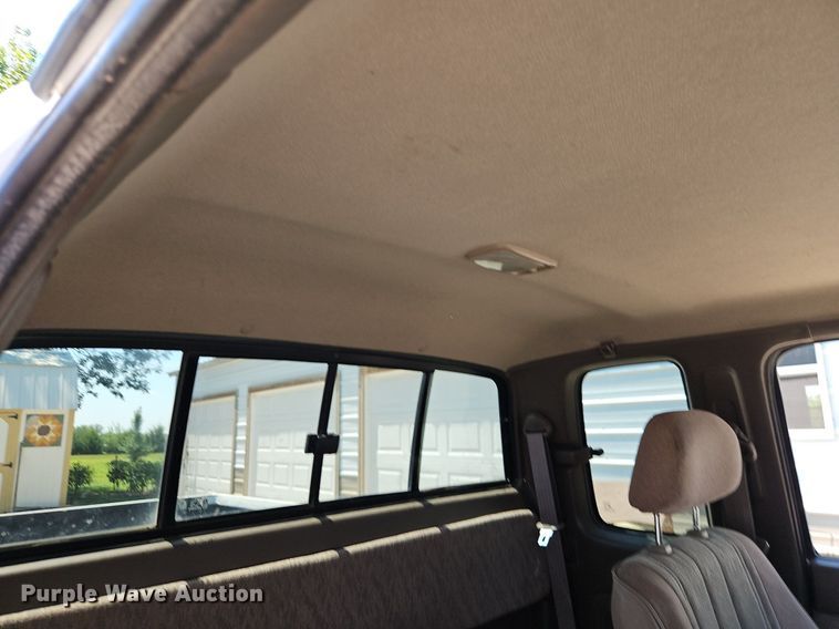 image for item EI8218 1999 Toyota  Tacoma PreRunner XtraCab pickup truck