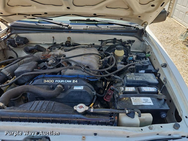 image for item EI8218 1999 Toyota  Tacoma PreRunner XtraCab pickup truck