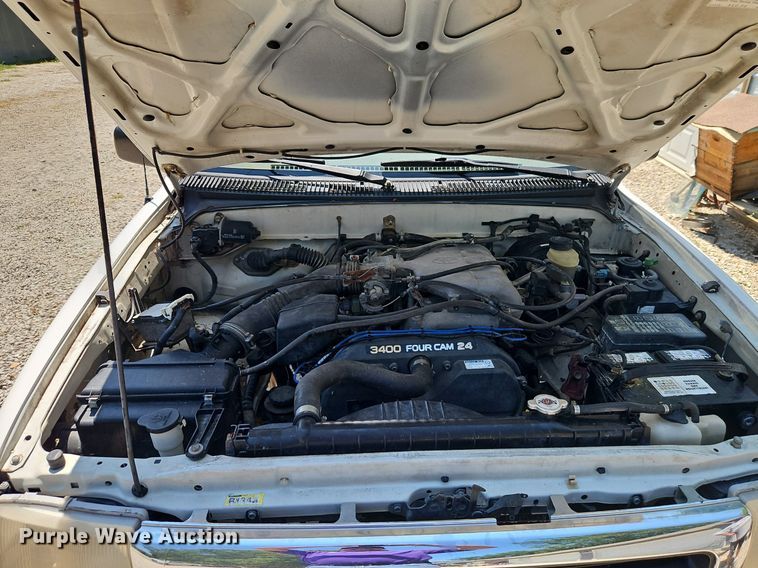 image for item EI8218 1999 Toyota  Tacoma PreRunner XtraCab pickup truck