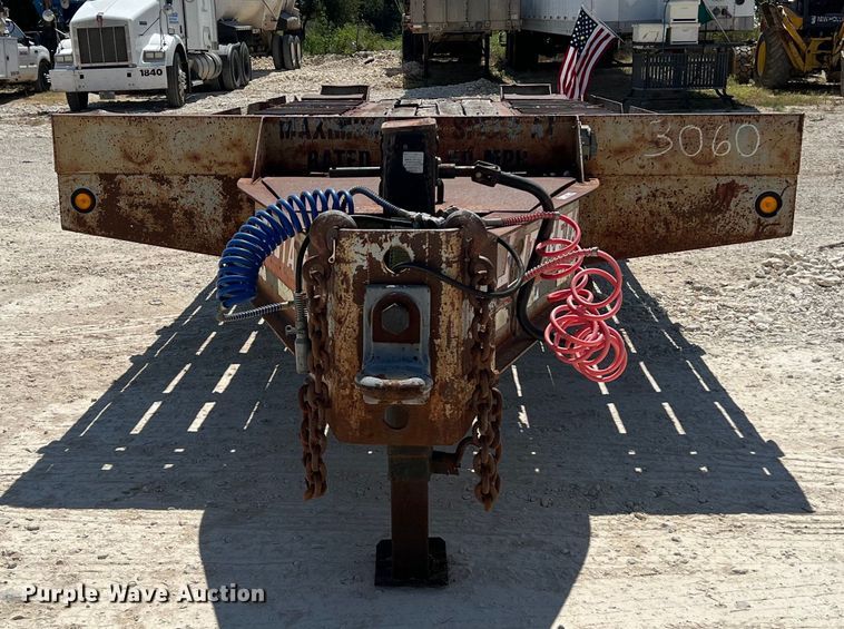 image for item EJ2863 1998 Interstate 40DLA equipment trailer