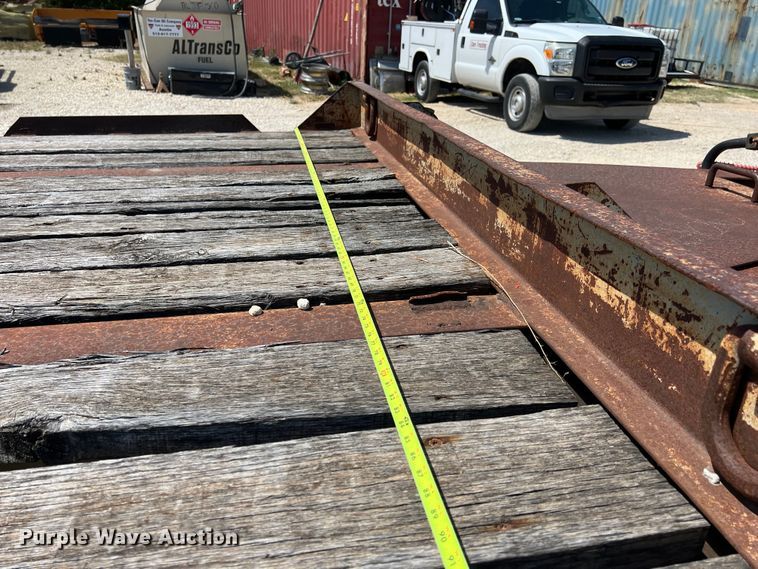 image for item EJ2863 1998 Interstate 40DLA equipment trailer