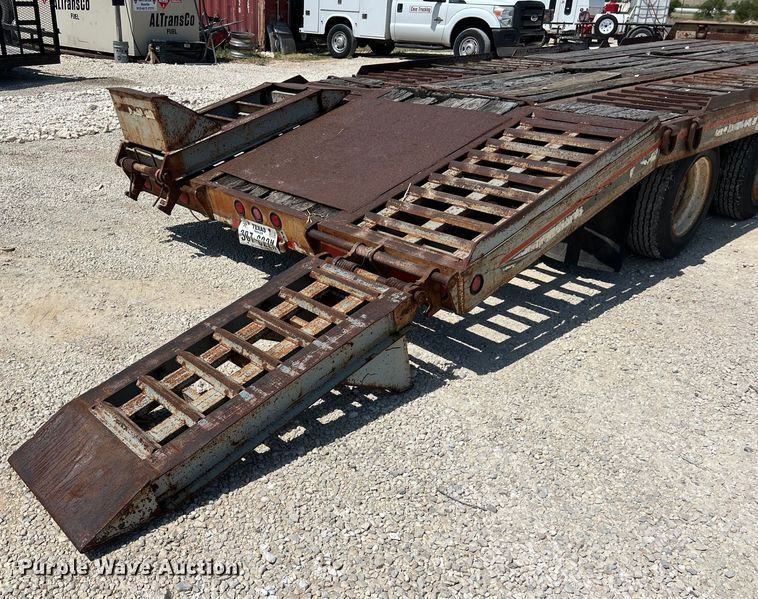 image for item EJ2863 1998 Interstate 40DLA equipment trailer