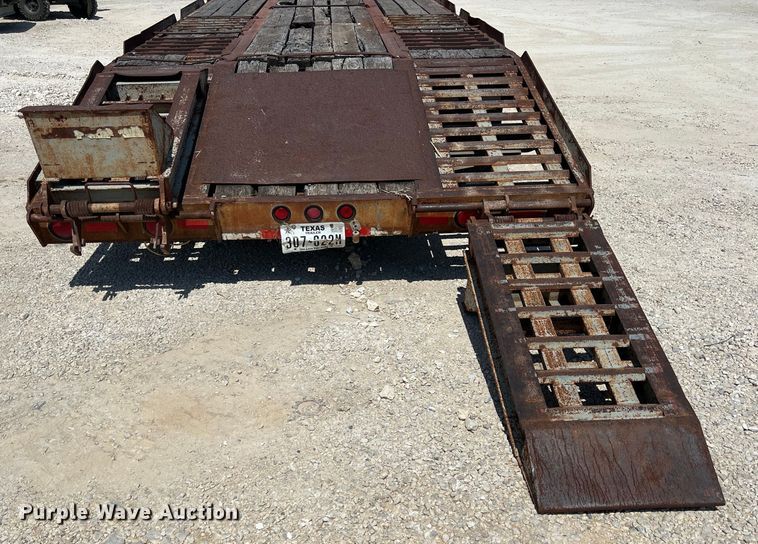 image for item EJ2863 1998 Interstate 40DLA equipment trailer