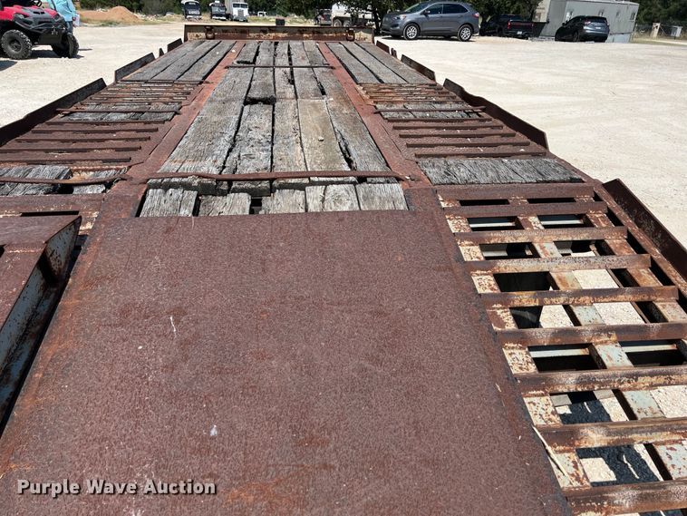 image for item EJ2863 1998 Interstate 40DLA equipment trailer