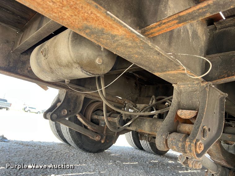 image for item EJ2863 1998 Interstate 40DLA equipment trailer