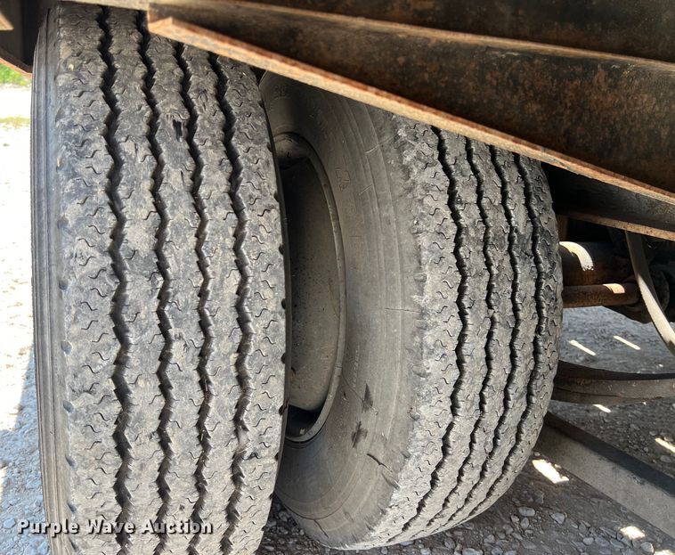 image for item EJ2863 1998 Interstate 40DLA equipment trailer