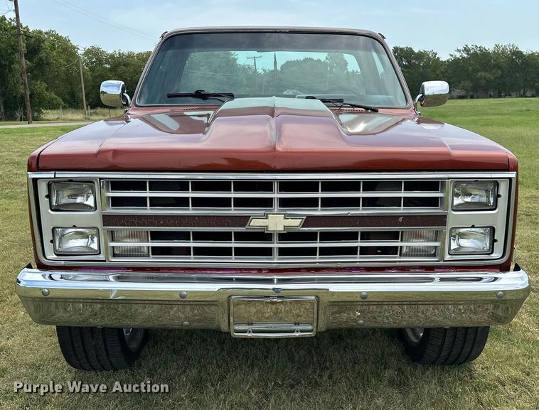 image for item EJ4476 1986 Chevrolet  C10 pickup truck