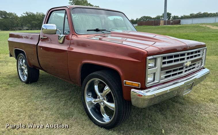 image for item EJ4476 1986 Chevrolet  C10 pickup truck