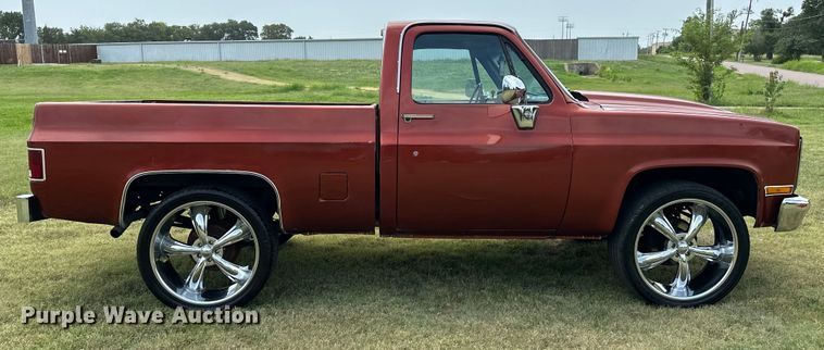image for item EJ4476 1986 Chevrolet  C10 pickup truck