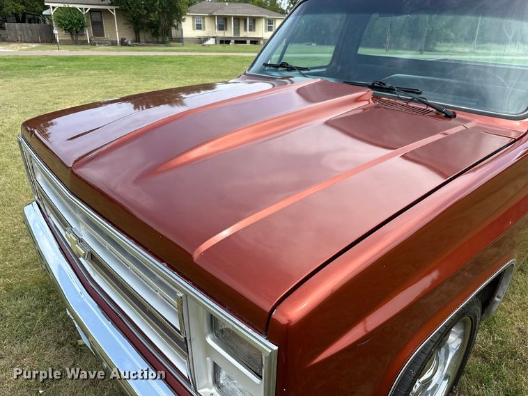 image for item EJ4476 1986 Chevrolet  C10 pickup truck