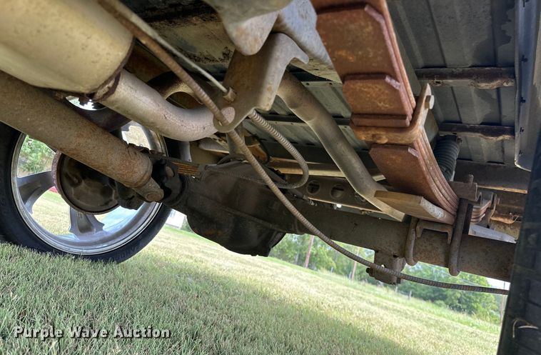 image for item EJ4476 1986 Chevrolet  C10 pickup truck