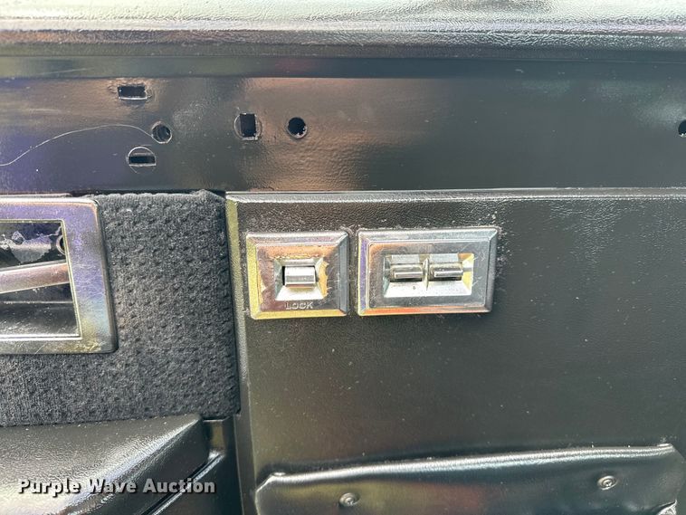 image for item EJ4476 1986 Chevrolet  C10 pickup truck