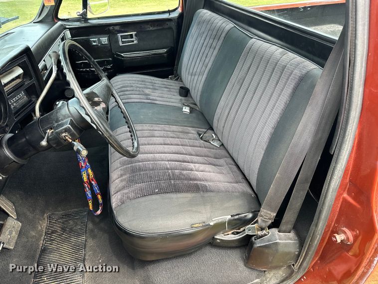 image for item EJ4476 1986 Chevrolet  C10 pickup truck