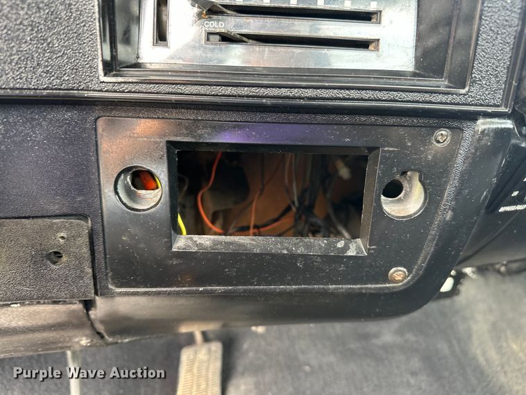 image for item EJ4476 1986 Chevrolet  C10 pickup truck