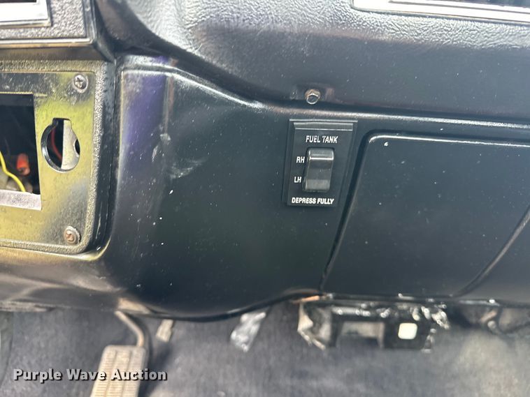 image for item EJ4476 1986 Chevrolet  C10 pickup truck