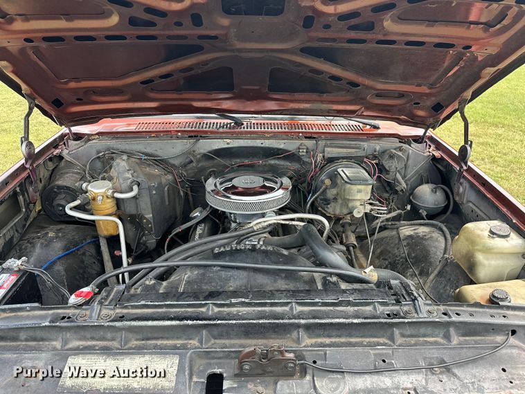 image for item EJ4476 1986 Chevrolet  C10 pickup truck