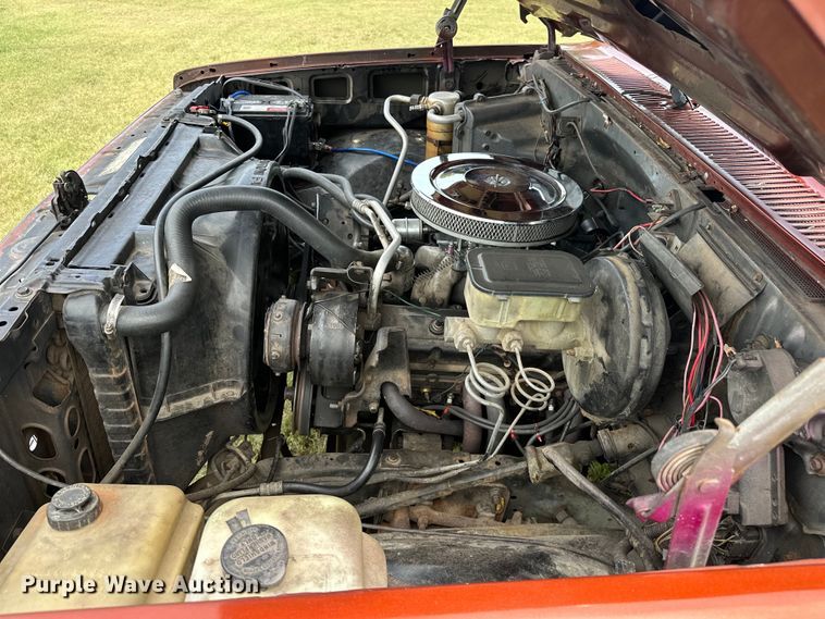 image for item EJ4476 1986 Chevrolet  C10 pickup truck