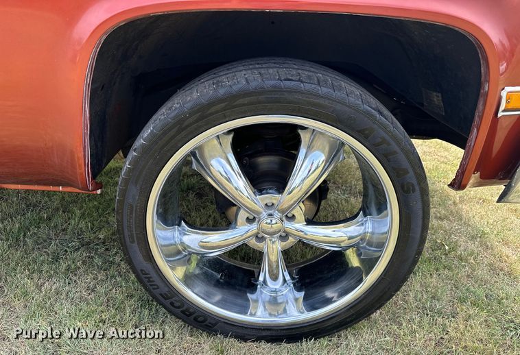 image for item EJ4476 1986 Chevrolet  C10 pickup truck