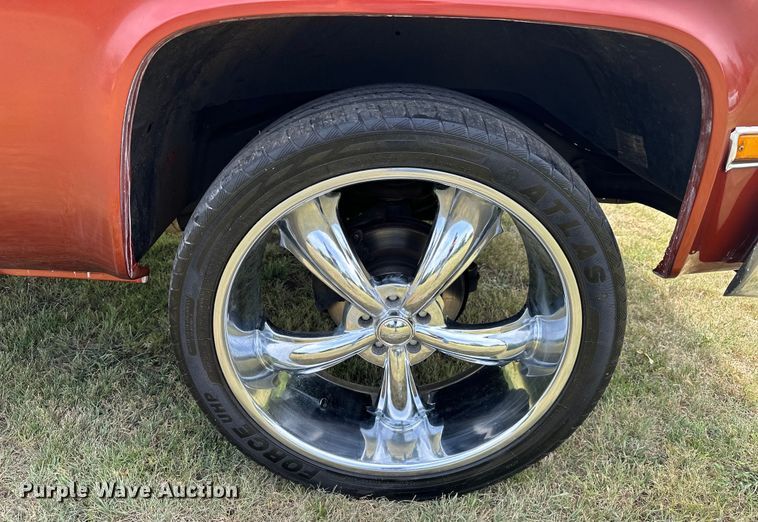 image for item EJ4476 1986 Chevrolet  C10 pickup truck