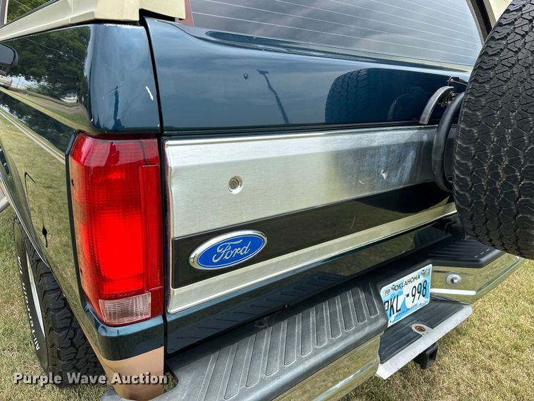 image for item EJ4477 1995 Ford Bronco  SUV