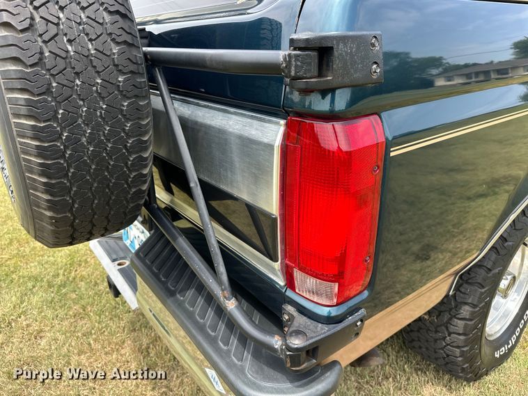 image for item EJ4477 1995 Ford Bronco  SUV