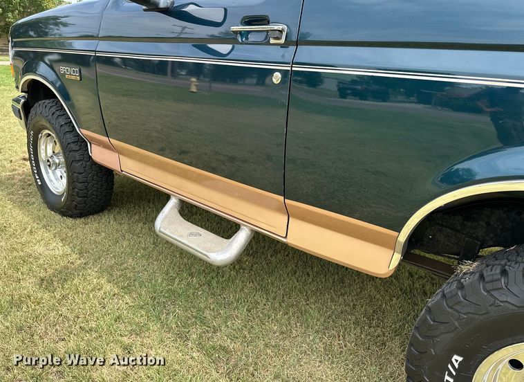 image for item EJ4477 1995 Ford Bronco  SUV