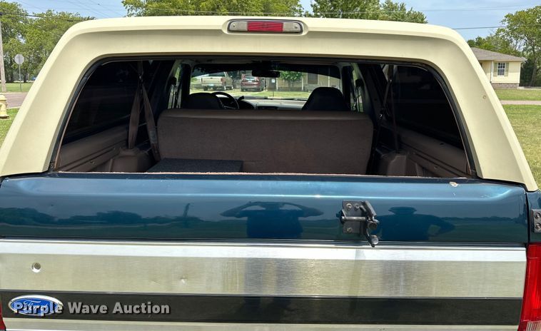 image for item EJ4477 1995 Ford Bronco  SUV