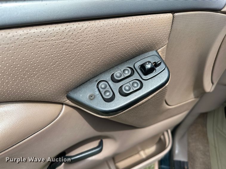 image for item EJ4477 1995 Ford Bronco  SUV