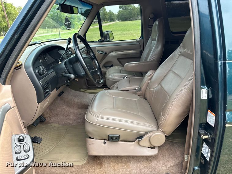 image for item EJ4477 1995 Ford Bronco  SUV