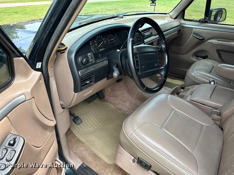 image for item EJ4477 1995 Ford Bronco  SUV