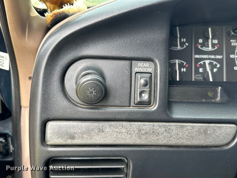 image for item EJ4477 1995 Ford Bronco  SUV