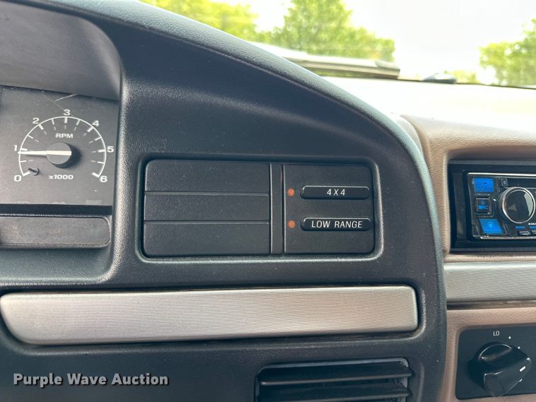 image for item EJ4477 1995 Ford Bronco  SUV