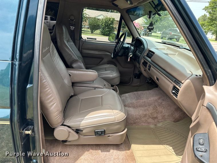 image for item EJ4477 1995 Ford Bronco  SUV