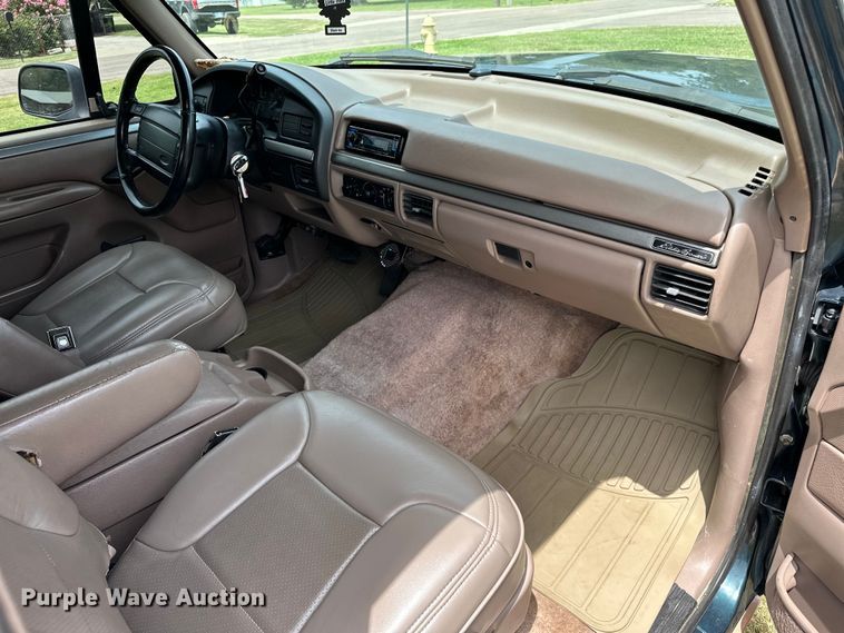 image for item EJ4477 1995 Ford Bronco  SUV