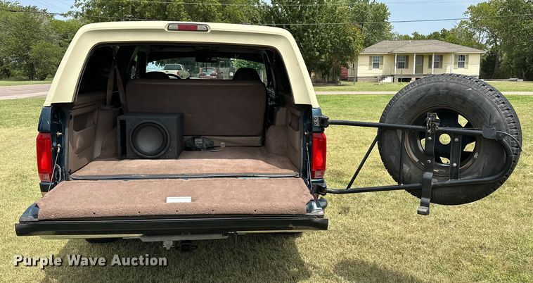 image for item EJ4477 1995 Ford Bronco  SUV