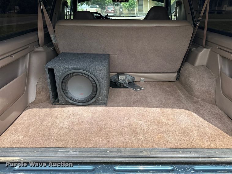 image for item EJ4477 1995 Ford Bronco  SUV