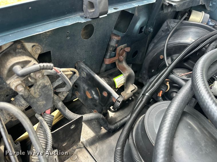 image for item EJ4477 1995 Ford Bronco  SUV