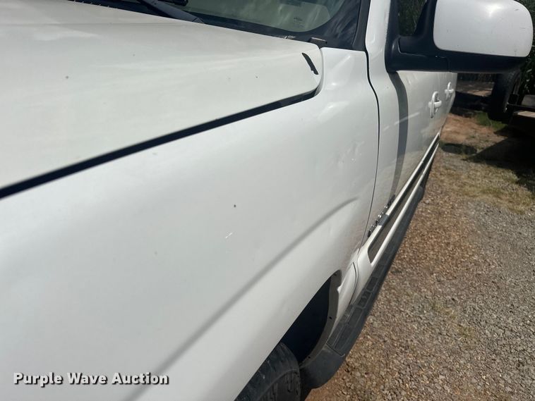 image for item EJ4485 2004 GMC Yukon 1500 SUV