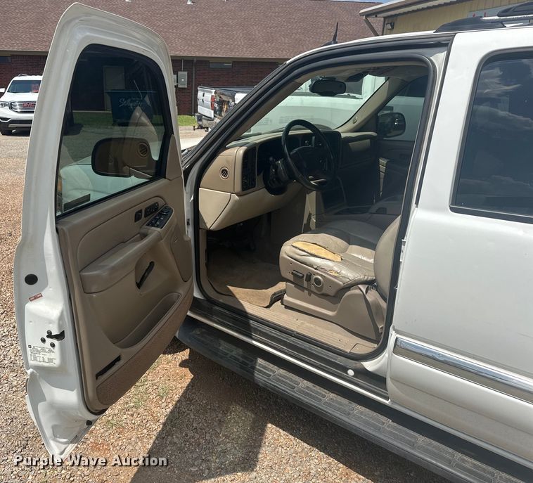 image for item EJ4485 2004 GMC Yukon 1500 SUV