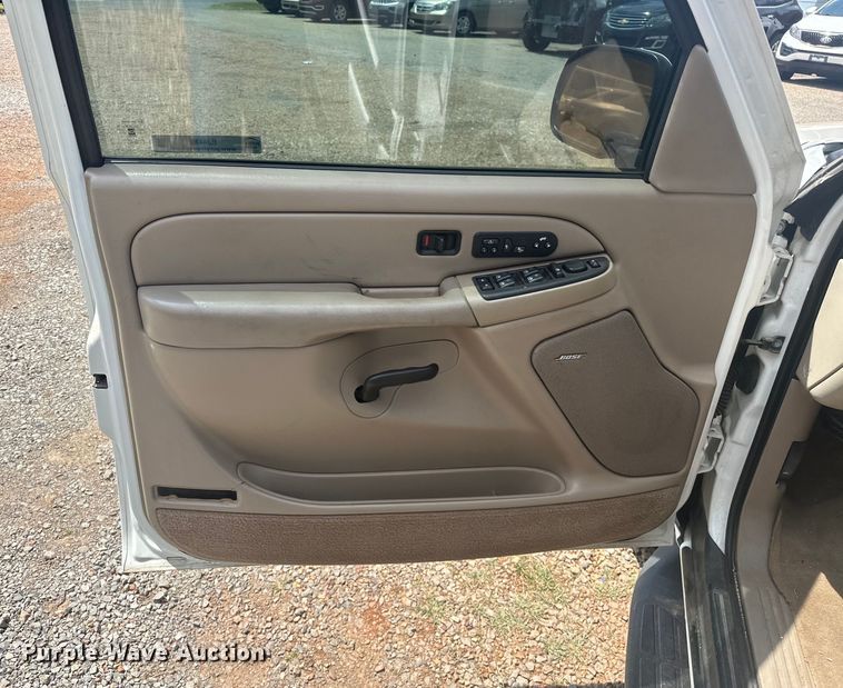 image for item EJ4485 2004 GMC Yukon 1500 SUV