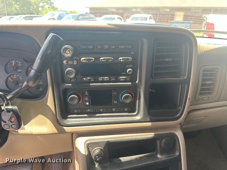 image for item EJ4485 2004 GMC Yukon 1500 SUV